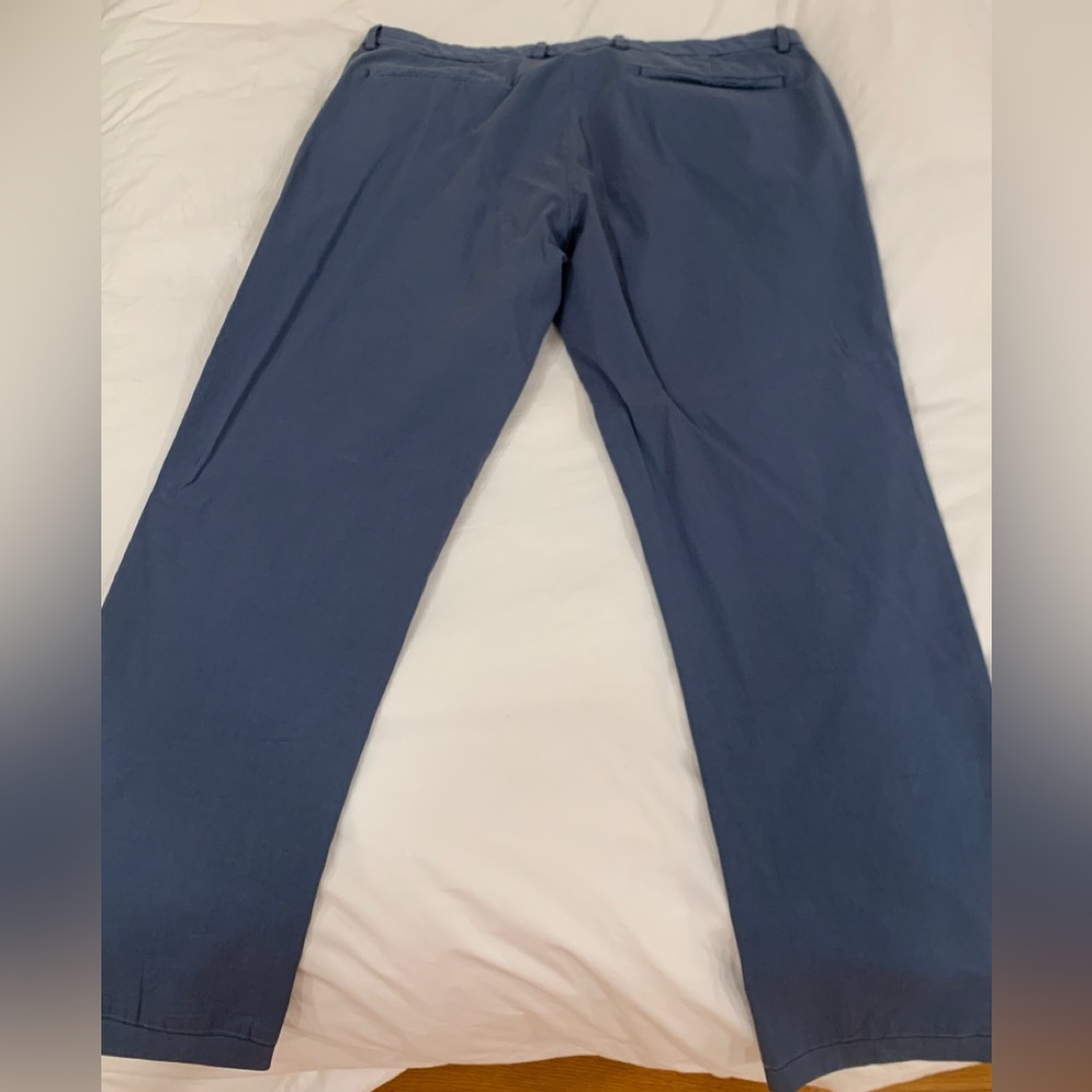 Theory men’s blue chinos. Mint condition. Waist Size 36.